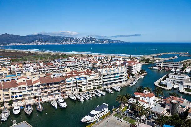 Charmante Maison Coeur De Ville 650M Plage Empuriabrava Esterno foto