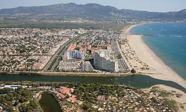 Charmante Maison Coeur De Ville 650M Plage Empuriabrava Esterno foto
